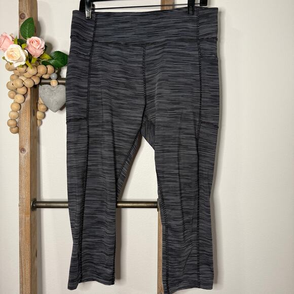 Tek‎ Gear Black White Stripe Cropped Leggings Size XX Large - Picture 2 of 7